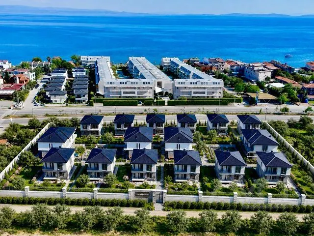 AVCI-YALI ADATEPE DENİZE 100MT HAVUZLU 6,000M2 İÇİNDE 4+1 VİLLA