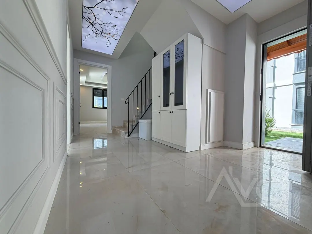 AVCI’DAN ALTINOLUK’TA 270M2 NET ÇOK GENİŞ 4+1 DENİZ MANZARALI