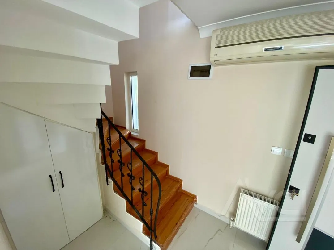 AVCI’DAN 3+2 DENİZ MANZARALI 7.000m2 ARSA İÇİ HAVUZLU YAPILI VİLLA