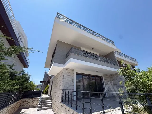 AVCI’DAN NARLI ALTINDA 5+1 DENİZE 100MT İKİZ VİLLA