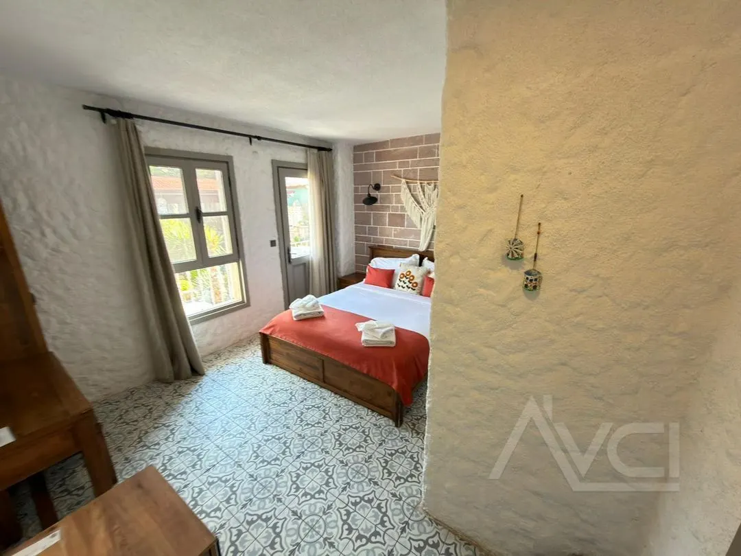 AVCI’DAN CUNDA SAHİLE 50MT 11 ODALI AKTİF TAŞ OTEL