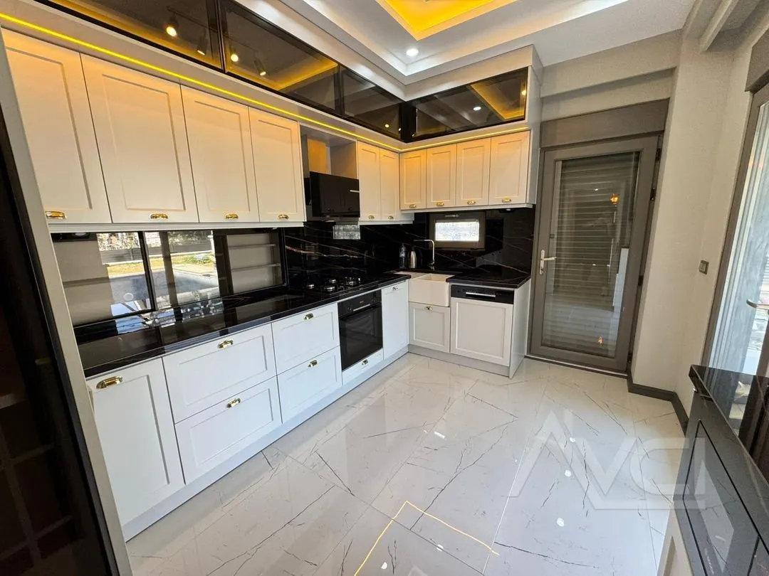 AVCI’DAN YOL ALTI 400 M2 ARSALI MÜSTAKİL HAVUZLU 6+1 VİLLA