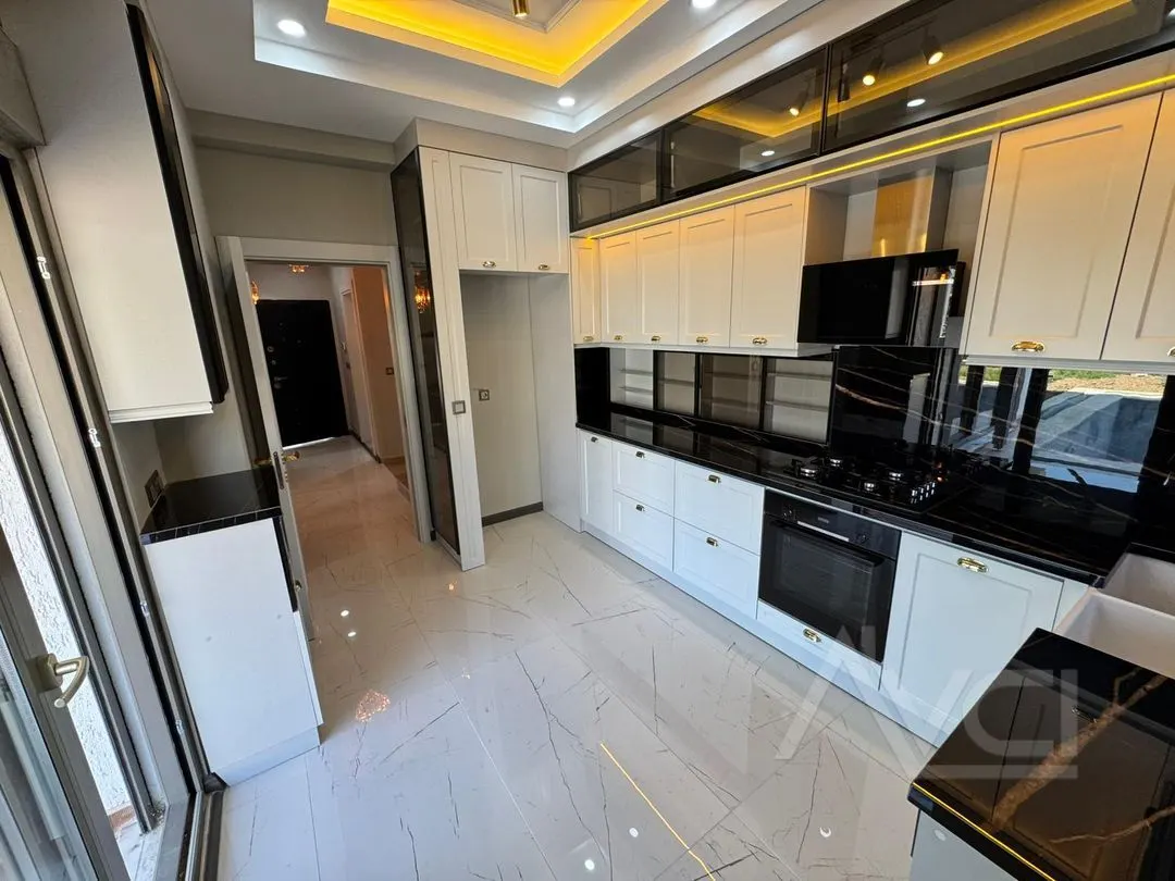 AVCI’DAN YOL ALTI 400 M2 ARSALI MÜSTAKİL HAVUZLU 6+1 VİLLA