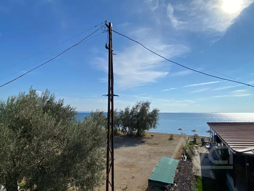 FENERDE DENİZE SIFIR 300M2 ARSA TAM MÜSTAKİL 5+1 VİLLA