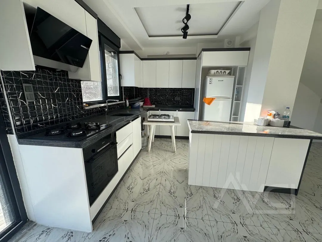 AVCI’DAN MIHLI’DA DENİZE 250MT MÜSTAKİL VİLLA