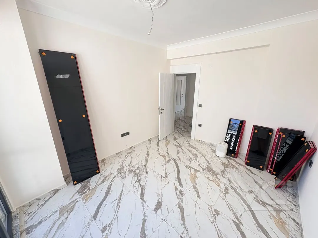 AVCI’DAN NARLI’DA KÖY İÇERİSİNDE 3 KATLI  6+1
