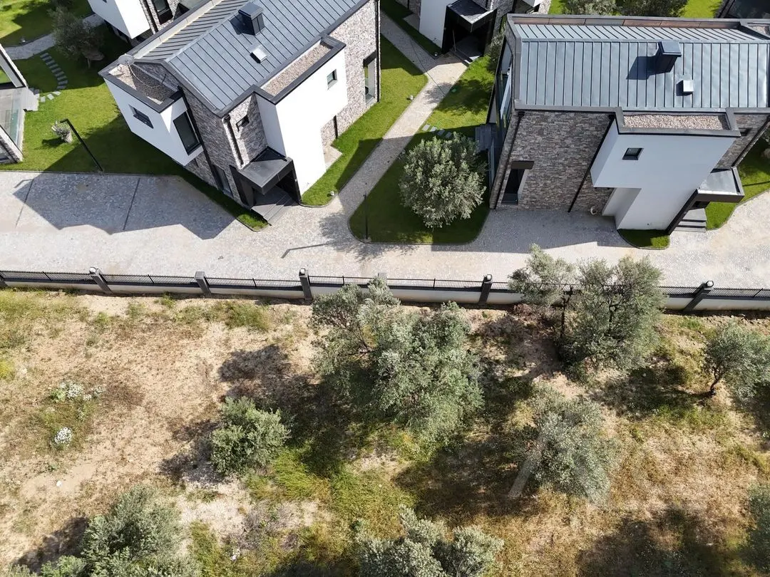 AVCI’DAN ÖDÜLLÜ PROJE HAVUZLU GİRİŞ ODALI MÜSTAKİL LOFT VİLLA