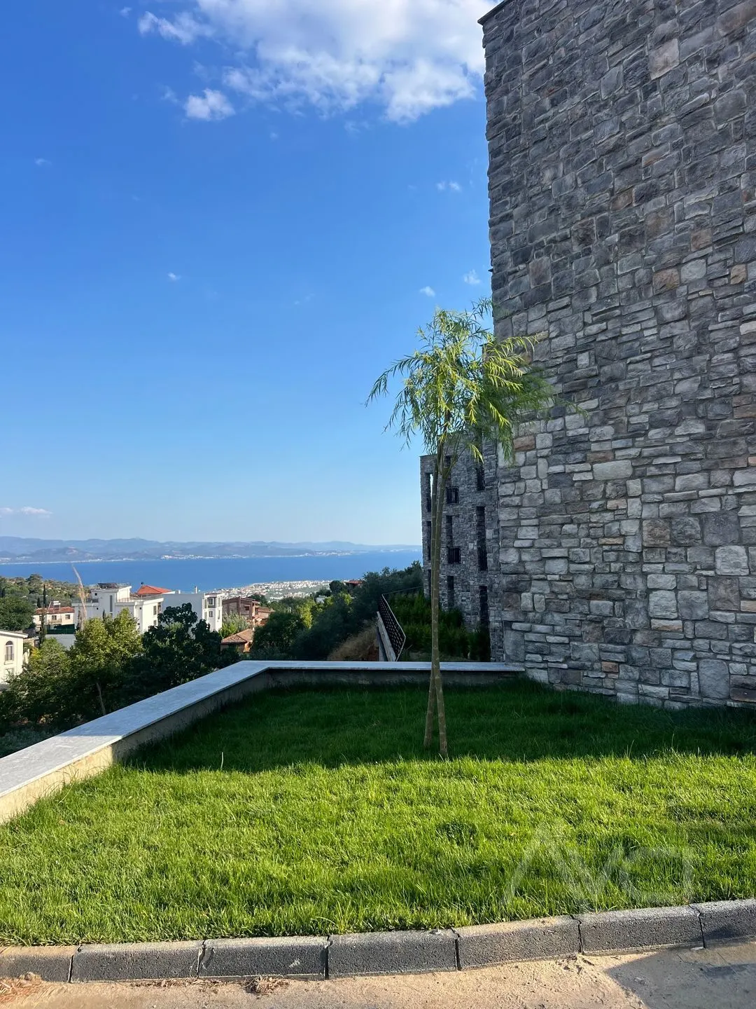 AVCI’DAN FUL DENİZ MANZARALI 2+1 TERASLI/BAHÇELİ TAŞ DAİRE 2 KATLI