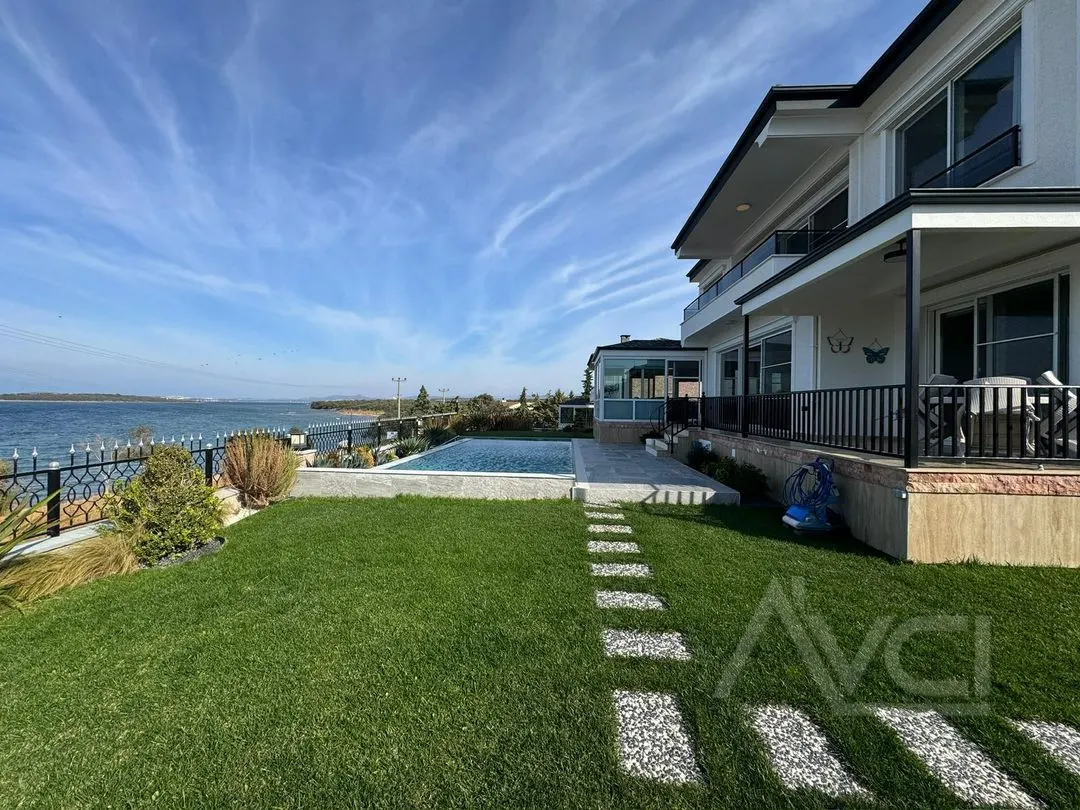 AVCI’DAN 750M2 ARSA İÇİNDE DENİZE SIFIR MALİKANE