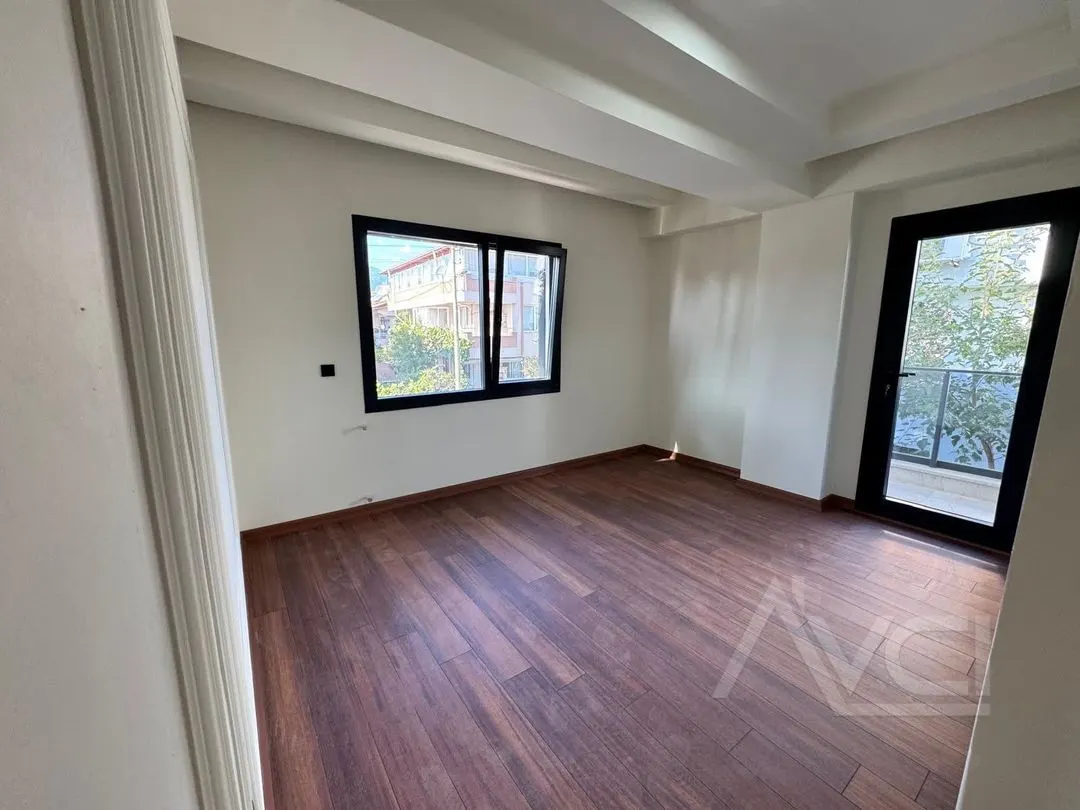 AVCI’DAN İKİZÇAY’DA DENİZE 40MT 4+1 SIFIR VİLLA