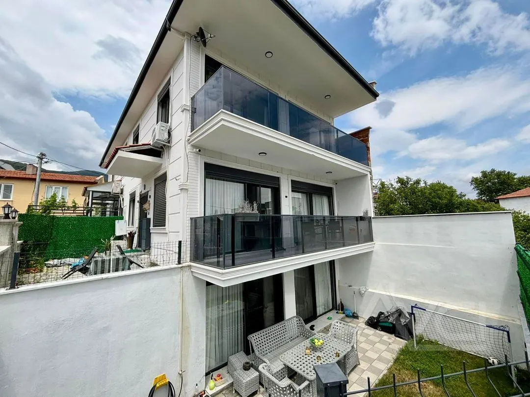 AVCI’DAN ÇAMLIBELDE 5+1 ISI POMPALI DENİZ MANZARALI VİLLA