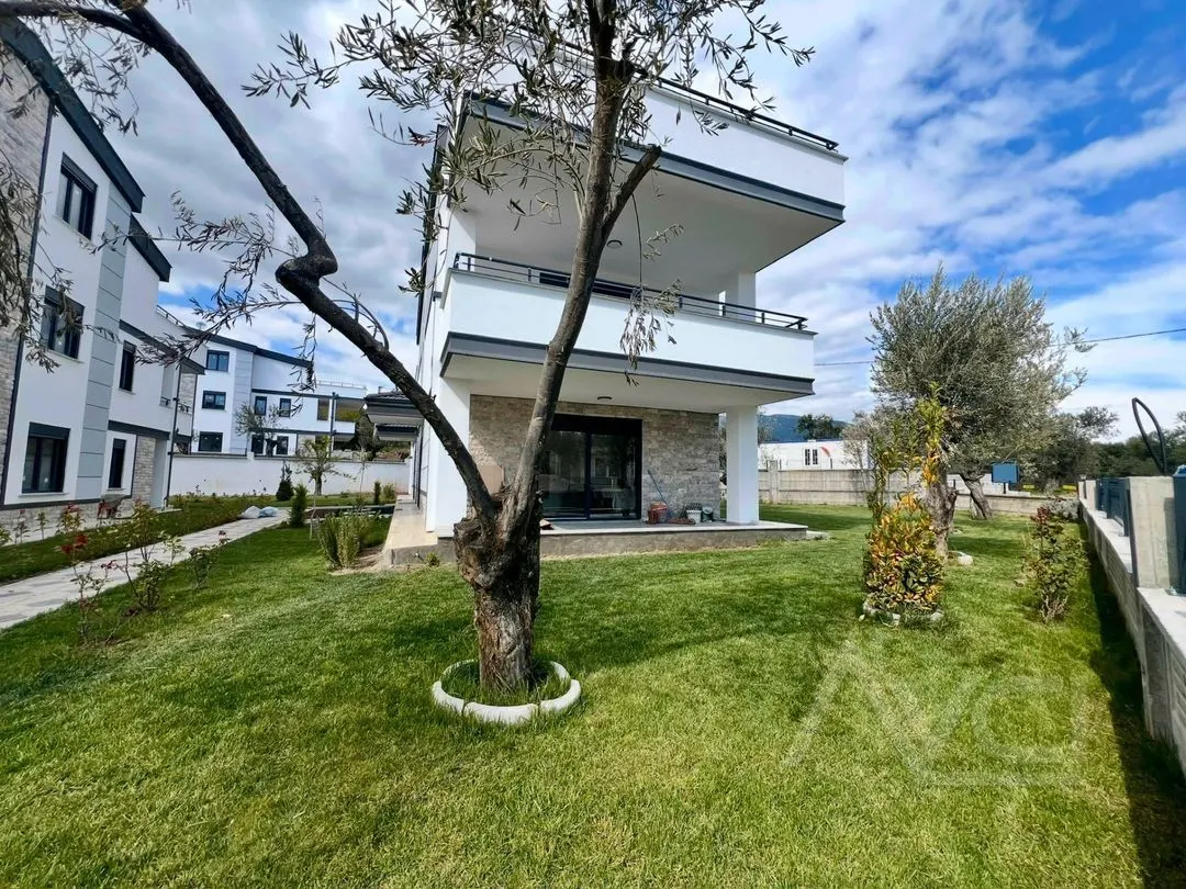 AVCI’DAN DENİZE 300MT HAVUZLU GÜVENLİKLİ GİRİŞTE ODALI 6+1