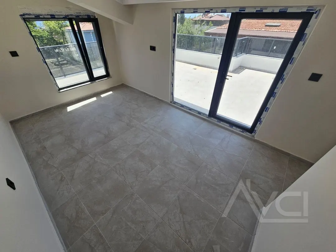 AVCI’DAN FENER HAVACILAR ARASI DENİZE 50 MT 4+1 SIFIR VİLLA