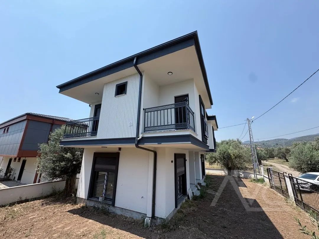 AVCI’DAN KÜÇÜKKUYUDA DOĞA MANZARALI 2+1 VİLLA