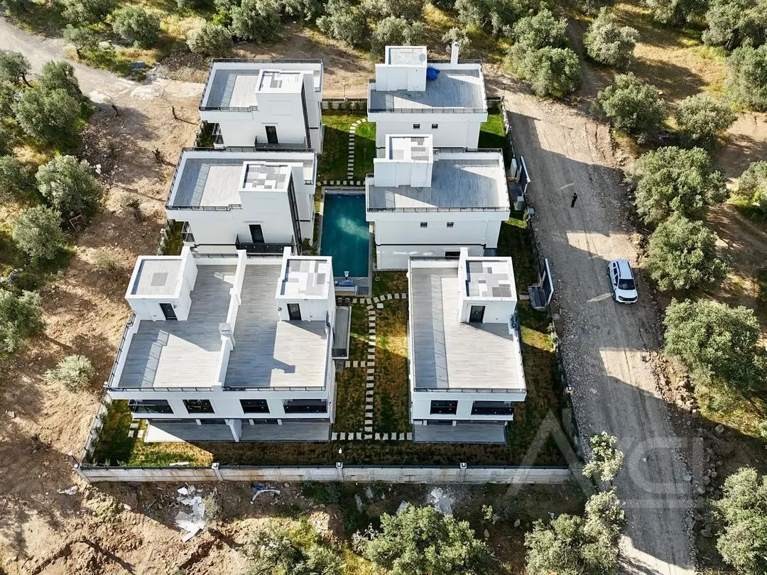 AVCI’DAN HAVUZLU GİRİŞTE ODALI 4+1 LÜKS VİLLALAR