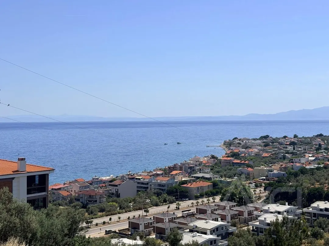 AVCI’DAN ASSOS MANZARALI KÜÇÜKKUYU’DA 3+1 VİLLA