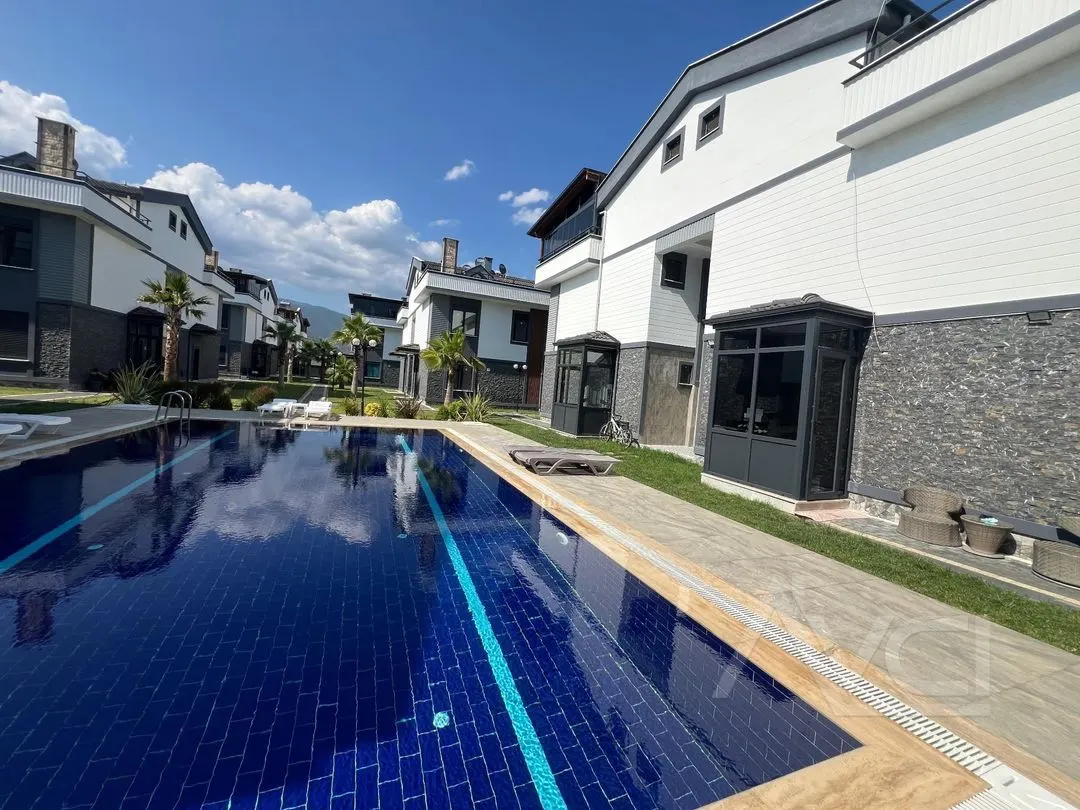 AVCI GAYRİMENKUL’DEN DENİZE 300 METRE 3+1 HAVUZLU SİTE  MUTFAK AYRI
