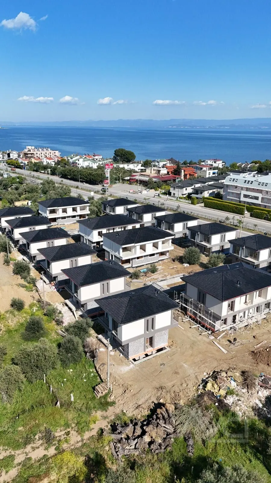AVCI-YALI ADATEPE DENİZE 100MT HAVUZLU 6,000M2 İÇİNDE 4+1 VİLLA