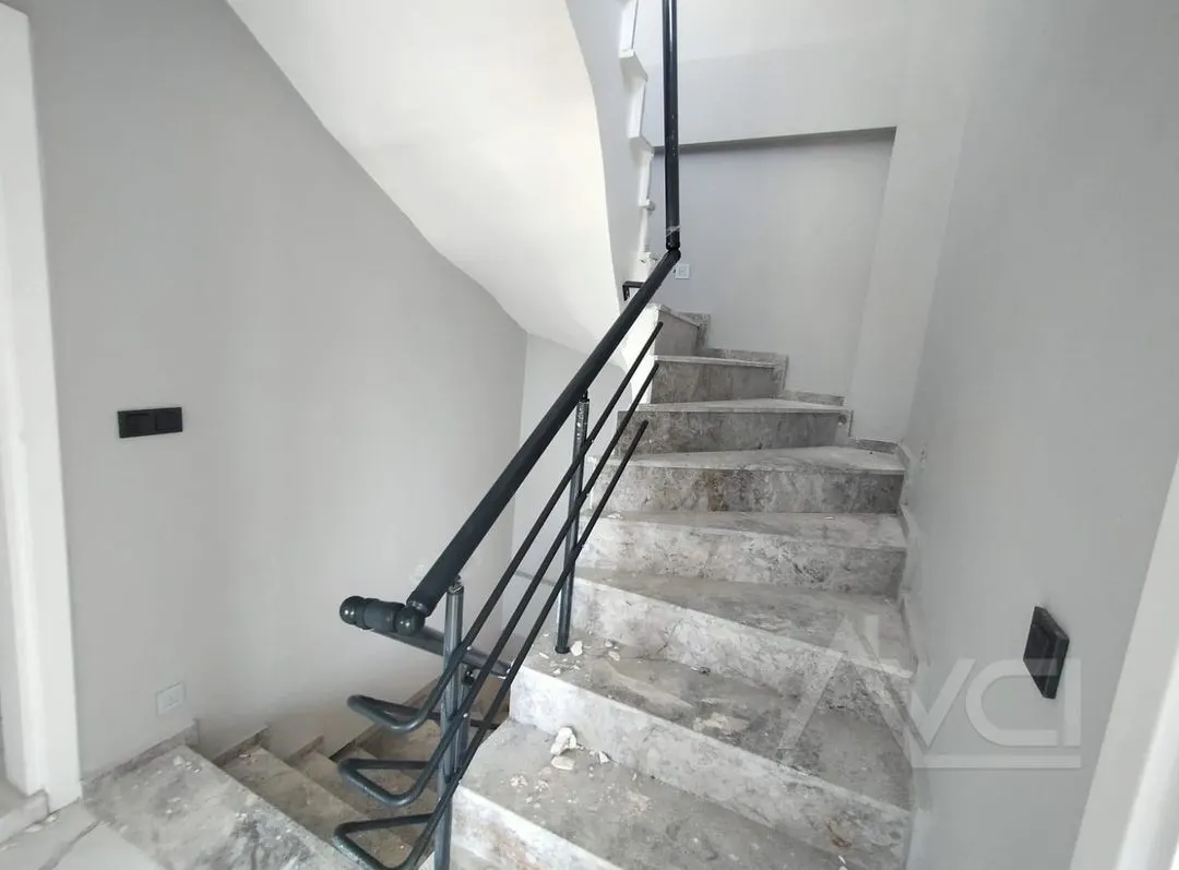 AVCI’DAN TAM MÜSTAKİL DENİZ MANZARALI 275M2 ARSALI VİLLA