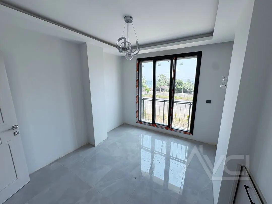 AVCI’DAN KÜÇÜKKUYUDA SİTE İÇERİSİNDE MÜSTAKİL YOLA YAKIN 3+1 VİLLA
