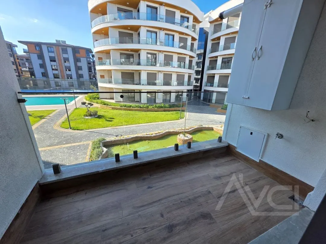 AVCI'DAN ÖREN MODERN'DE YETKİLİ HAVUZLU K.OTOPARKLI 1+1