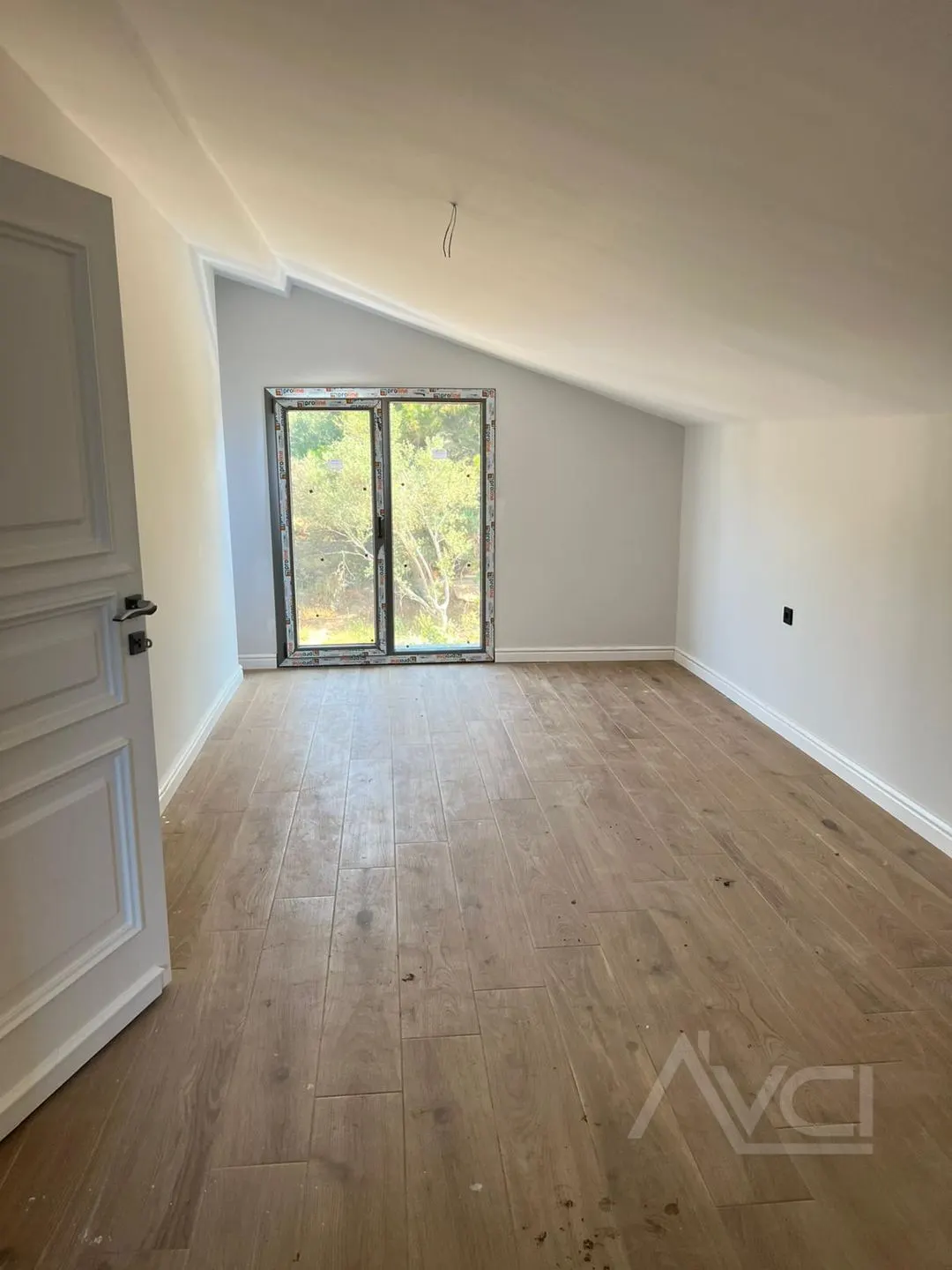 AVCI’DAN 660M2 ARSALI MÜSTAKİL HAVUZLU DENİZ MANZ VİLLA