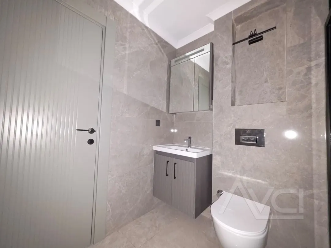 AVCI'DAN ÖREN MODERN'DE YETKİLİ HAVUZLU K.OTOPARKLI 1+1