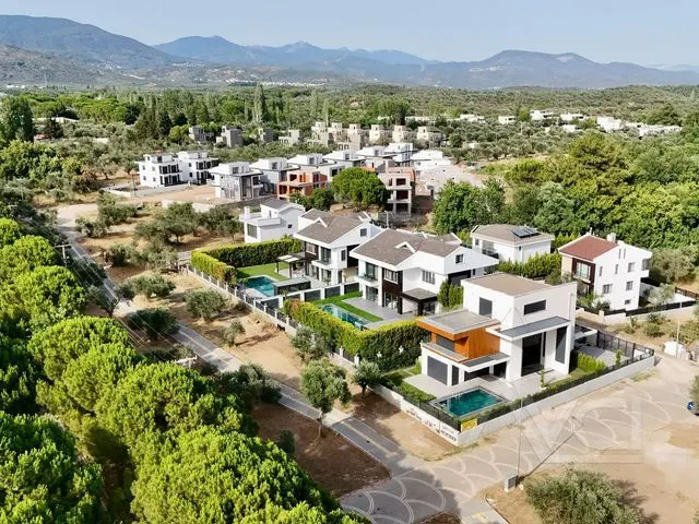 AVCI’DAN TEK YETKİ 20 VİLLA DENİZ MANZARALI GÜRE 30/60 İMARLI 3687M2
