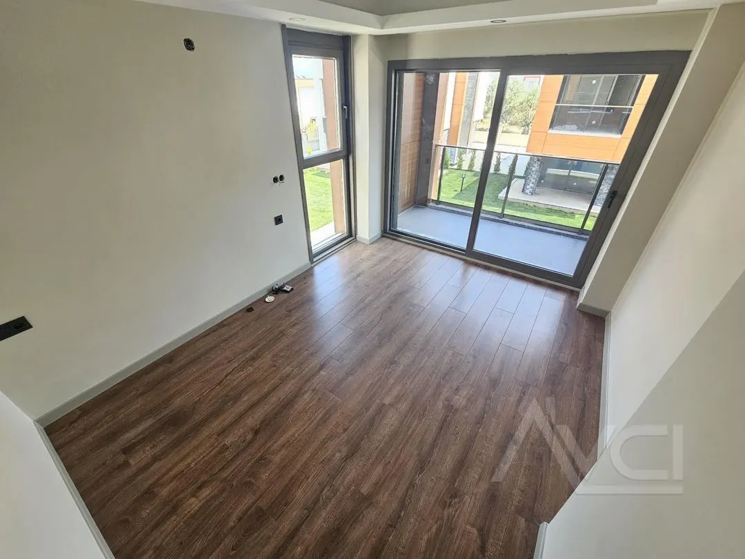 AVCI'DAN YOLUN ALTINDA TAM MÜSTAKİL HAVUZLU LOFT VİLLA