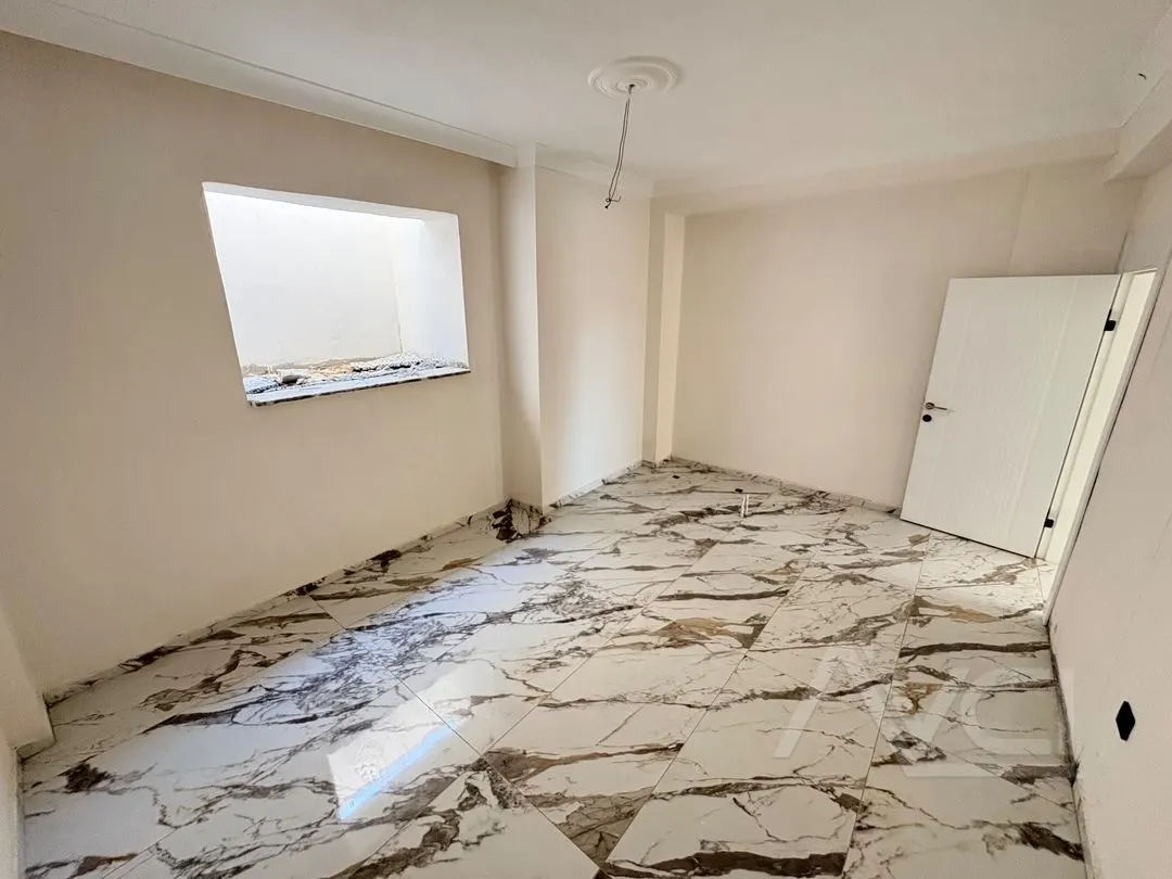 AVCI’DAN NARLI’DA KÖY İÇERİSİNDE 3 KATLI  6+1