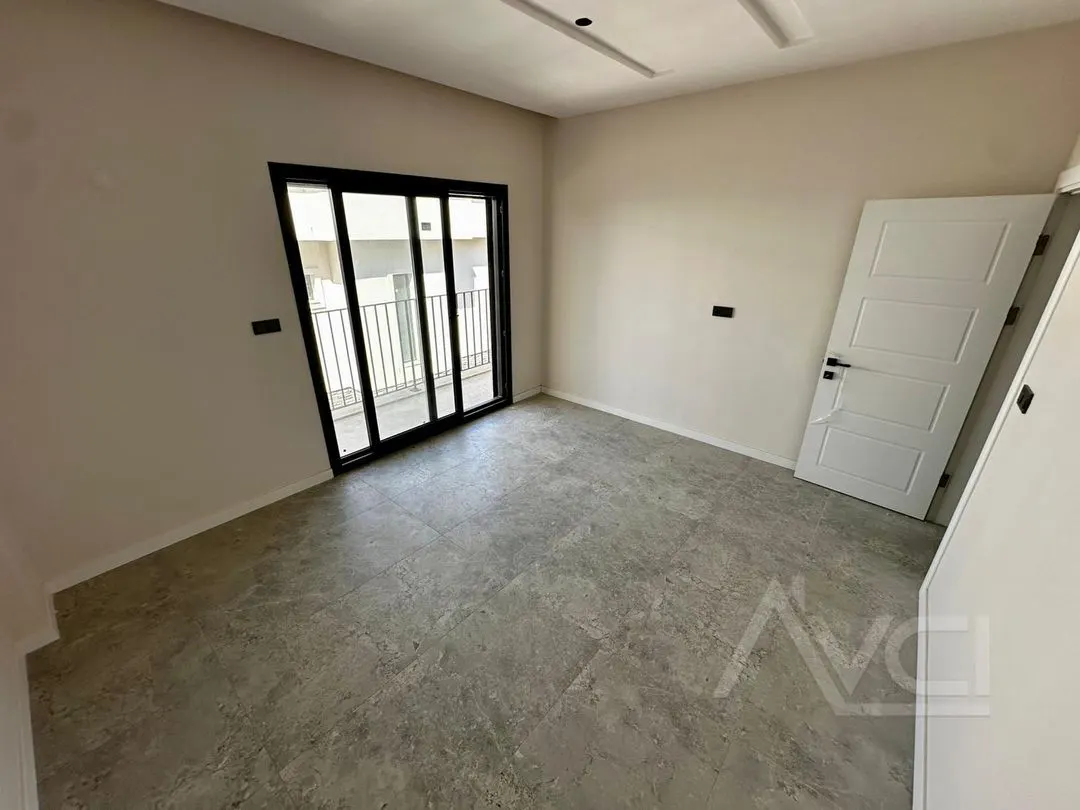 AVCI’DAN HER ODADAN DENİZ MANZARALI DENİZE 50MT SIFIR VİLLA
