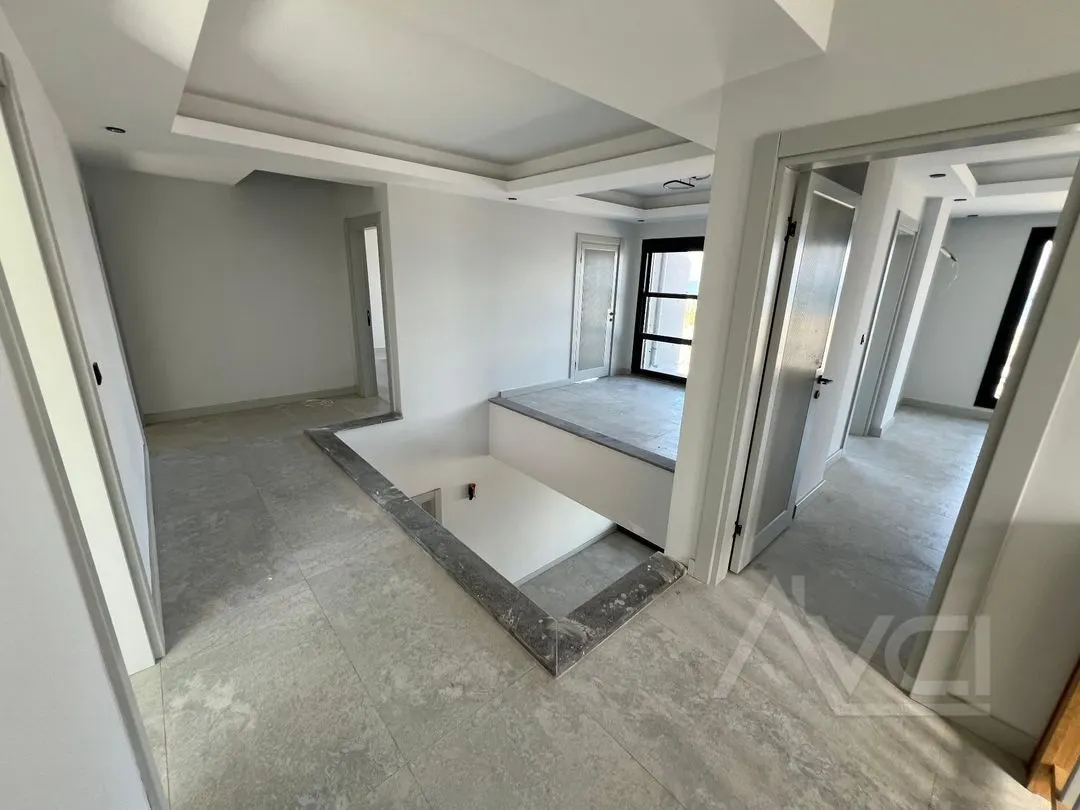 AVCI’ DAN TEK YETKİ 300M2 NET DENİZE SIFIR VİLLA/ÜÇÜNCÜ SIRA
