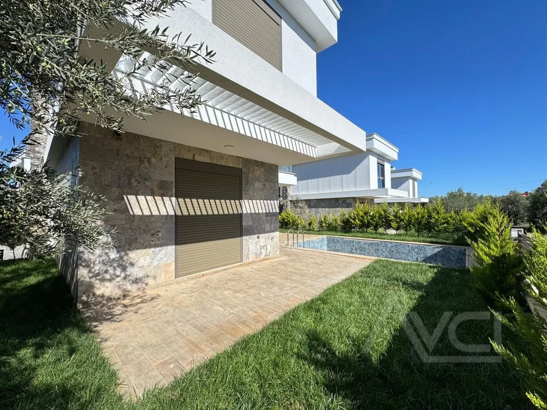 AVCI’DAN KÜÇÜKKUYUDA DENİZE 350MT GİRİŞTE ODALI MÜSTAKİL HAVUZLU