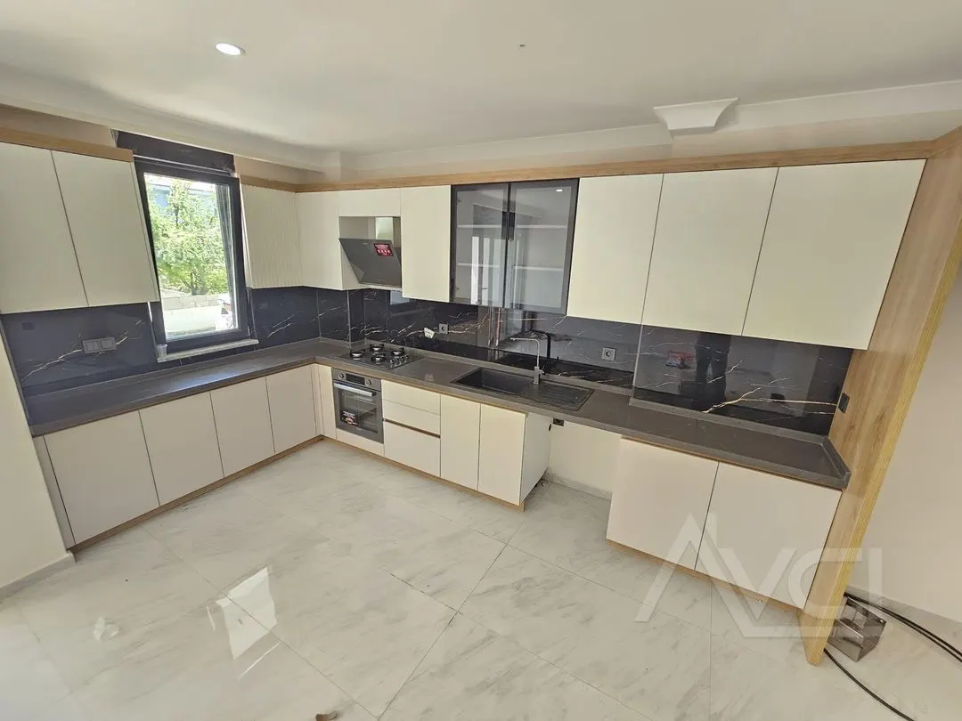 AVCI’DAN FENER HAVACILAR ARASI DENİZE 50 MT 4+1 SIFIR VİLLA