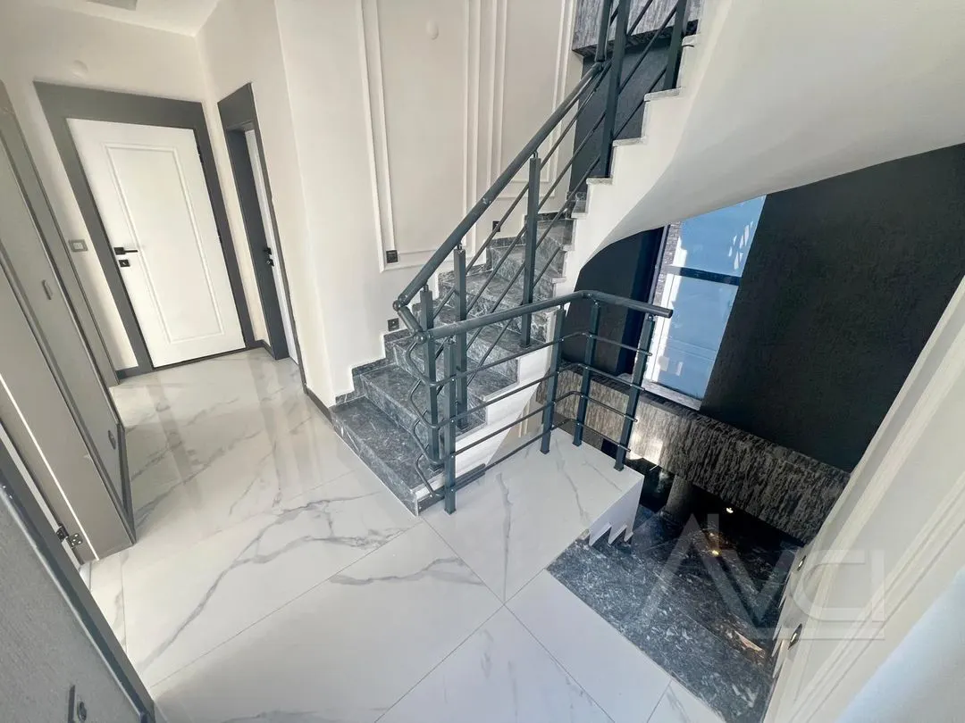 AVCI’DAN HAVUZLU GİRİŞTE ODALI 4+1 LÜKS VİLLALAR