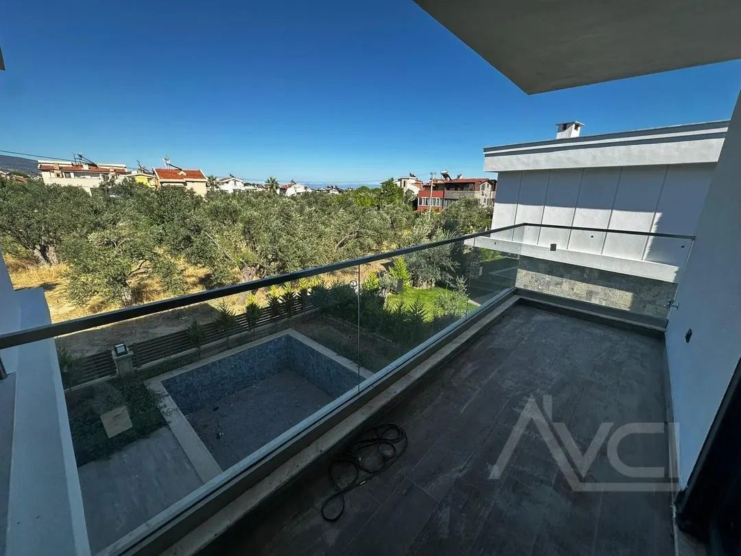 AVCI’DAN KÜÇÜKKUYUDA DENİZE 350MT GİRİŞTE ODALI MÜSTAKİL HAVUZLU