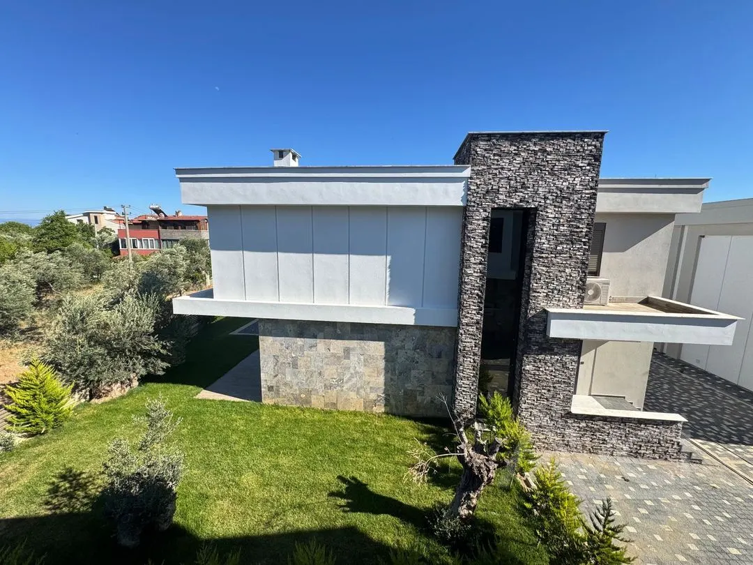 AVCI’DAN KÜÇÜKKUYUDA DENİZE 350MT GİRİŞTE ODALI MÜSTAKİL HAVUZLU