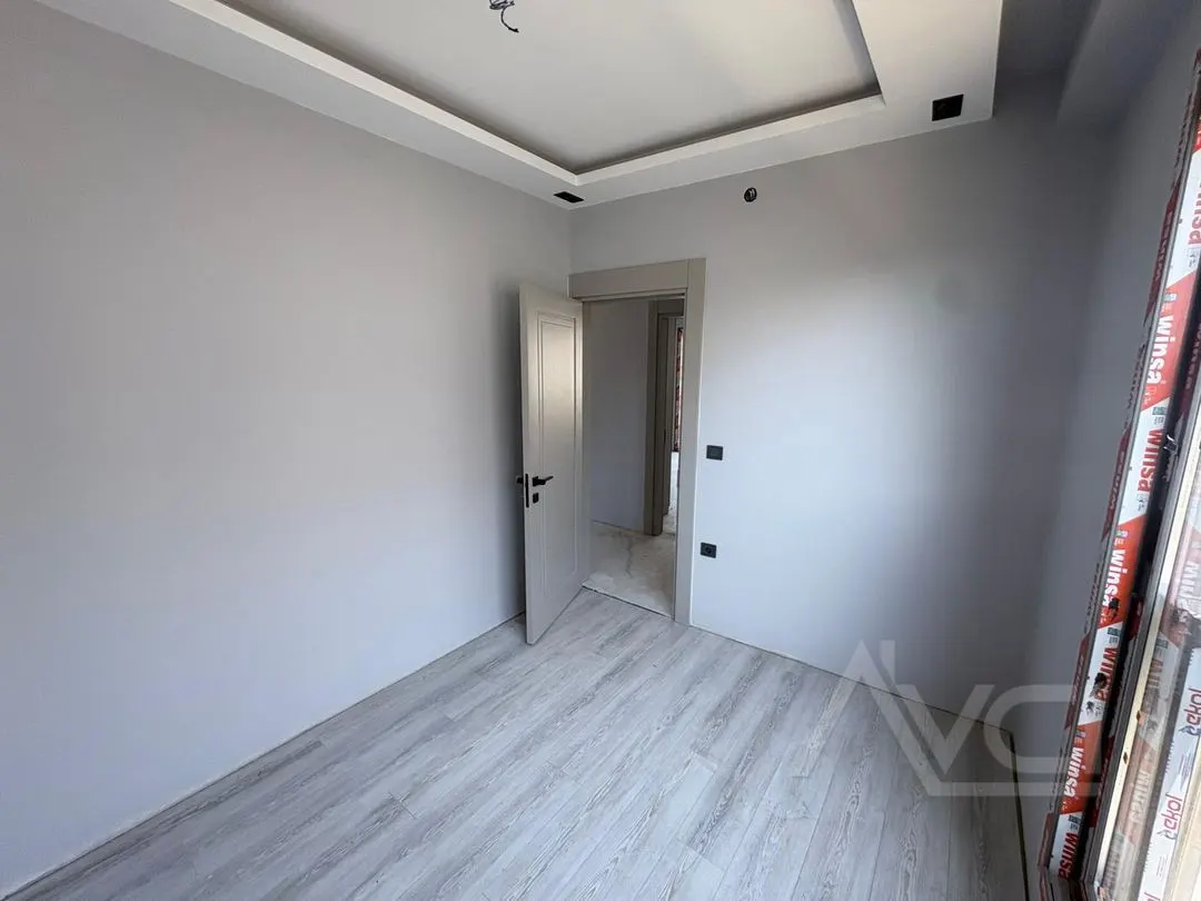 AVCI’DAN NARLI ALTINDA DENİZE 150MT 3+1 SIFIR VİLLA