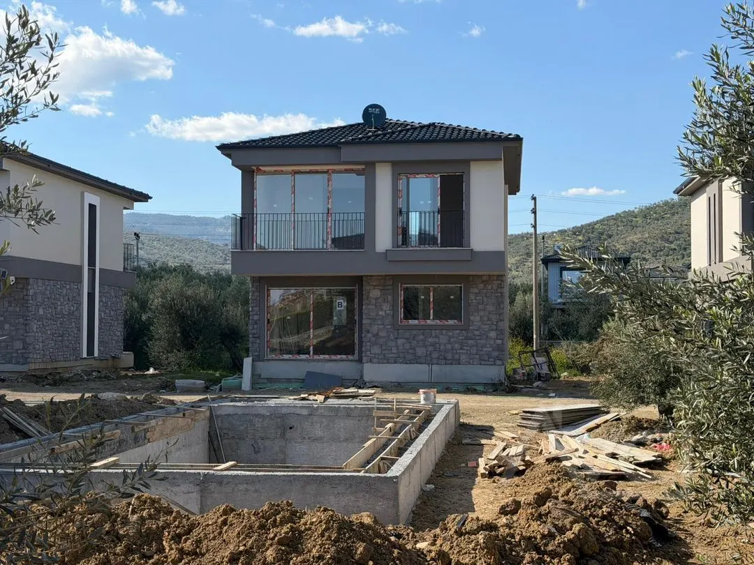 AVCI-YALI ADATEPE DENİZE 100MT HAVUZLU 6,000M2 İÇİNDE 4+1 VİLLA