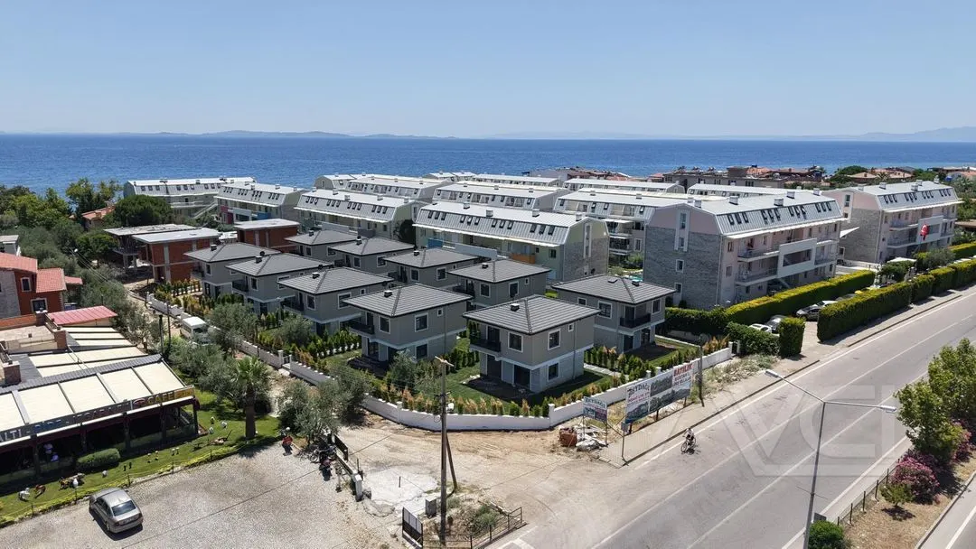 AVCI’DAN KÜÇÜKKUYU YOL ALTINDA DENİZE 30 ADIM MÜSTAKİL VİLLA