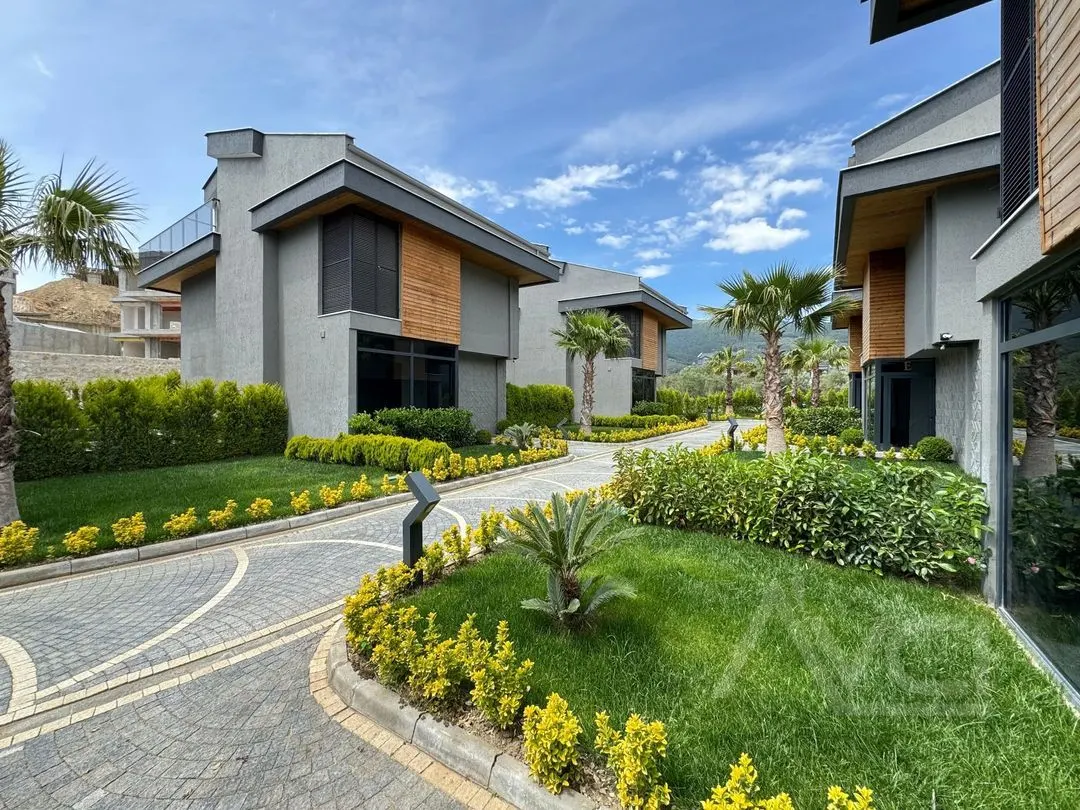 AVCI’DAN 4+1 GİRİŞ ODA HAVUZ GÜVENLİK DENİZ MANZARALI LOFT VİLLA