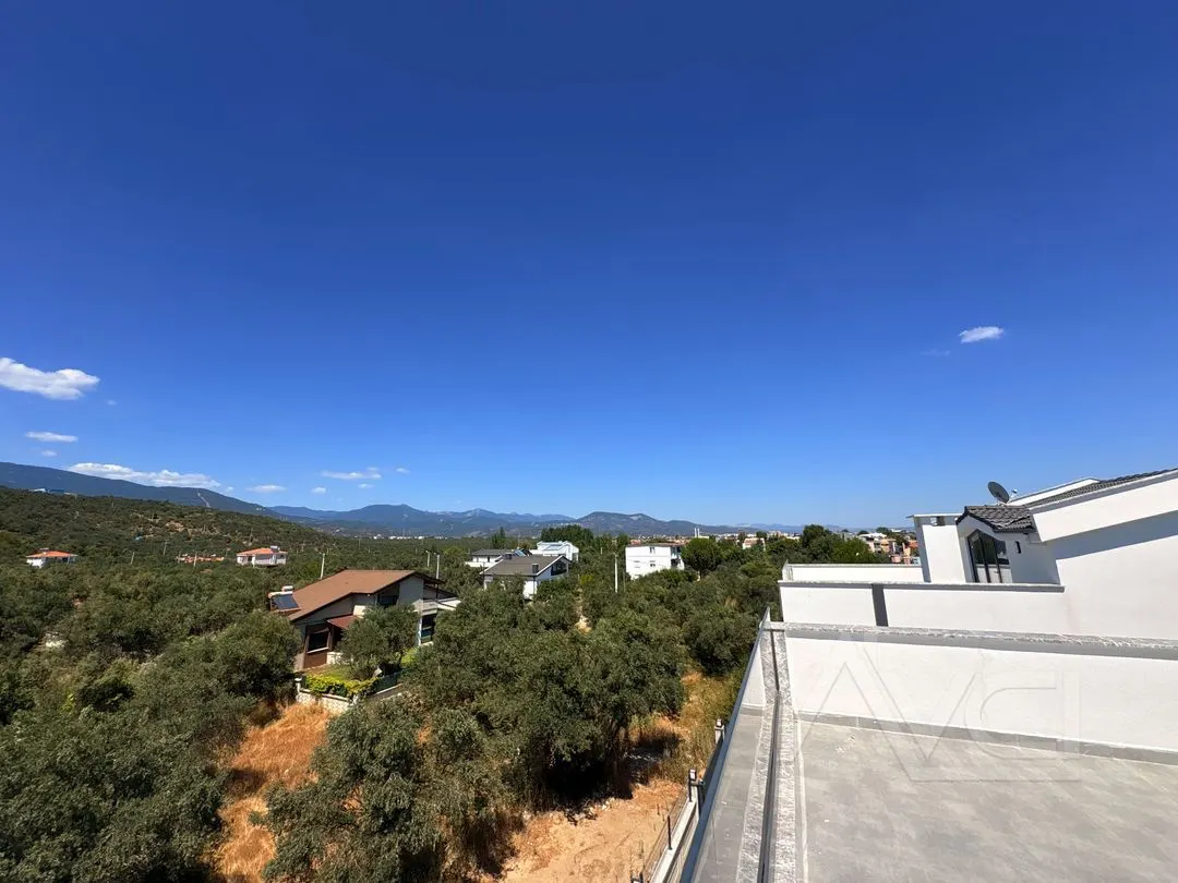 AVCI’DAN GÜREDE MÜSTAKİL 5+2 GİRİŞTE ODALI 300M2 OTURUMLU VİLLA