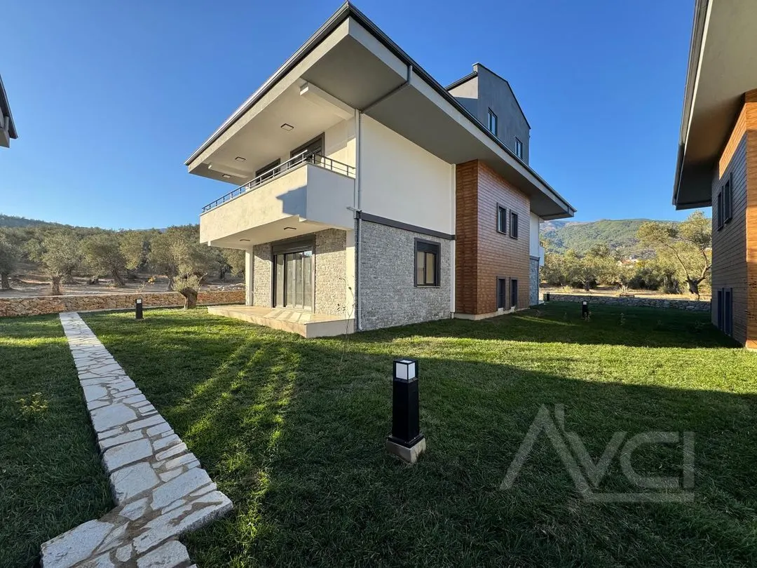 AVCI’DAN OTELLER BÖLGESİ HAVUZLU SİTE İÇİNDE SIFIR VİLLA