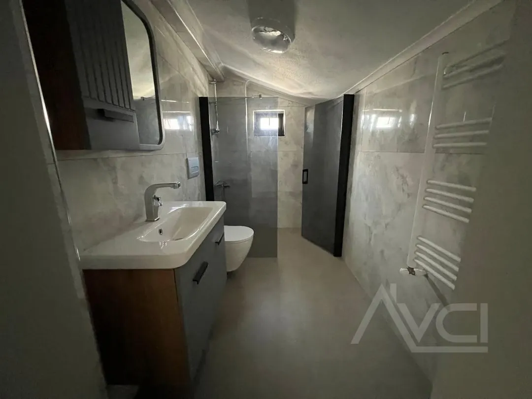 AVCI GAYRİMENKUL’DEN DENİZE 300 METRE 3+1 HAVUZLU SİTE  MUTFAK AYRI