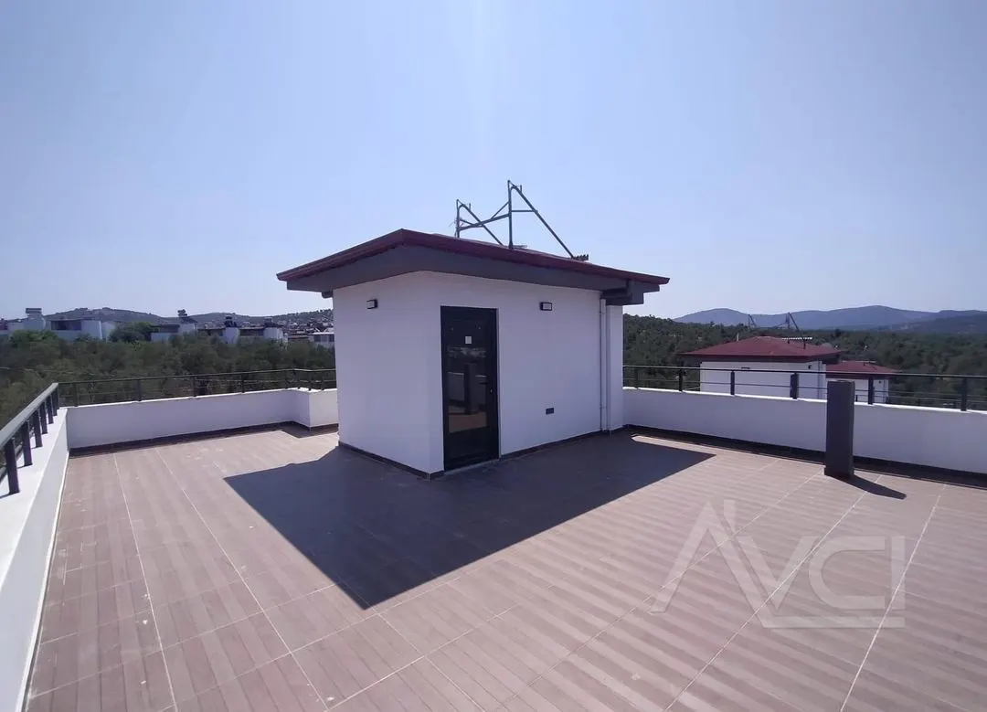 AVCI’DAN TAM MÜSTAKİL DENİZ MANZARALI 275M2 ARSALI VİLLA