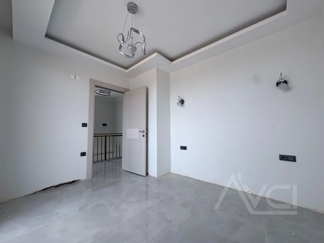 AVCI’DAN KÜÇÜKKUYUDA SİTE İÇERİSİNDE MÜSTAKİL YOLA YAKIN 3+1 VİLLA