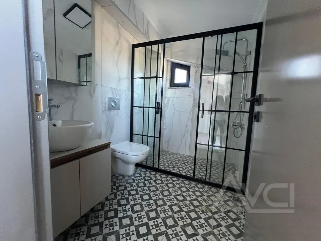 AVCI’DAN OTELLER BÖLGESİ HAVUZLU SİTE İÇİNDE SIFIR VİLLA