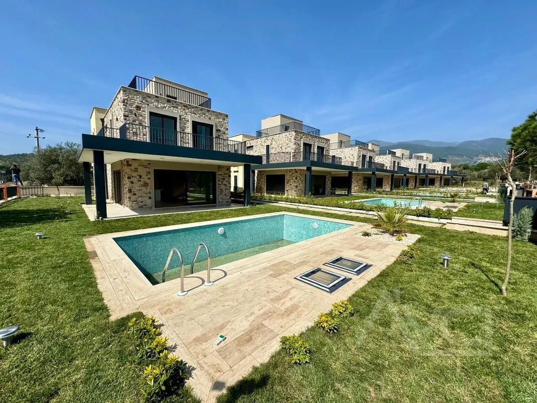 AVCI’DAN 440M2 ARSA GÜRE YOLUNDA TAM MÜSTAKİL HAVUZLU VİLLA