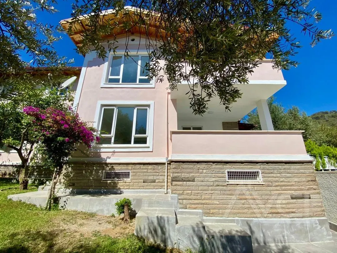 AVCI’DAN 3+2 DENİZ MANZARALI 7.000m2 ARSA İÇİ HAVUZLU YAPILI VİLLA