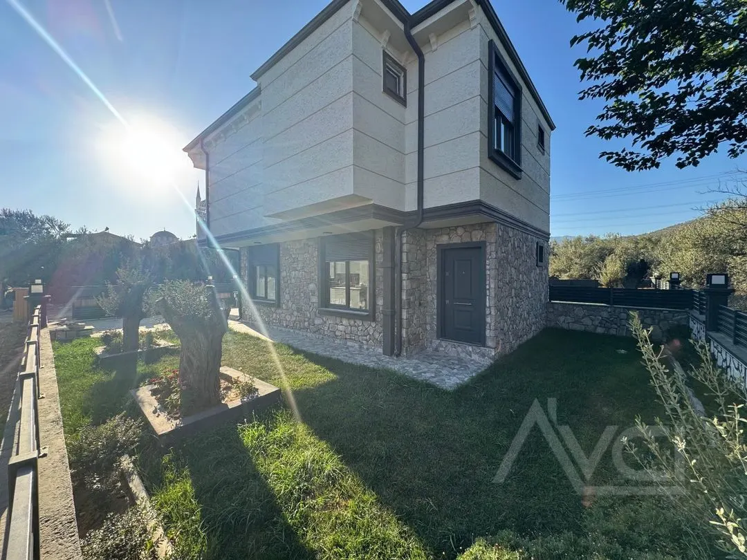 AVCI’DAN MIHLI’DA DENİZE 250MT MÜSTAKİL VİLLA